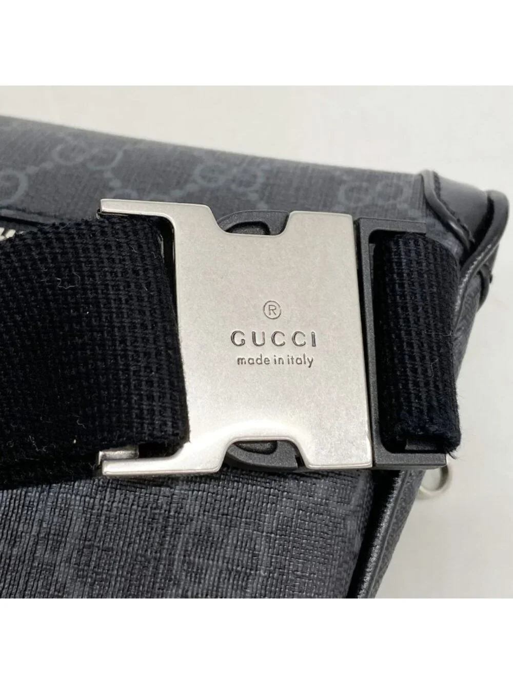 Gucci Waist Bag GG Supreme Gray Black Silver